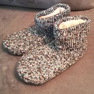 Bombas Gripper Bottom Slippers  with Faux Sherpa Inside , sz L Women's